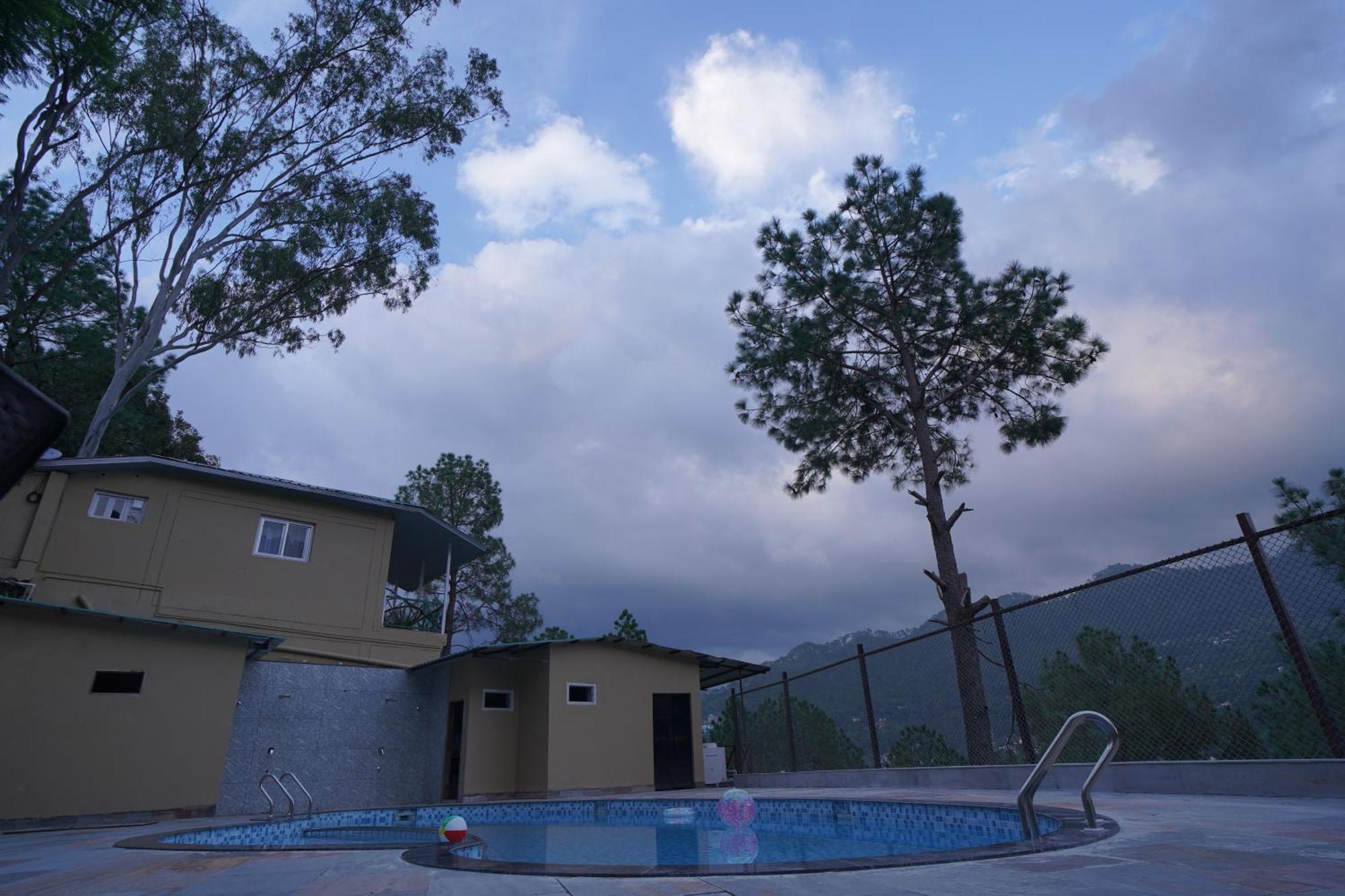 Resorts By The Baagh, Bhīm Tāl 외부 사진
